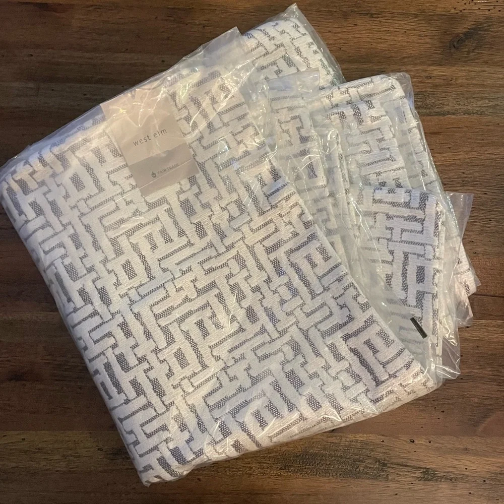 MUST GO! 2 Allover Crosshatch Jacquard Velvet Pillow Cover, 24